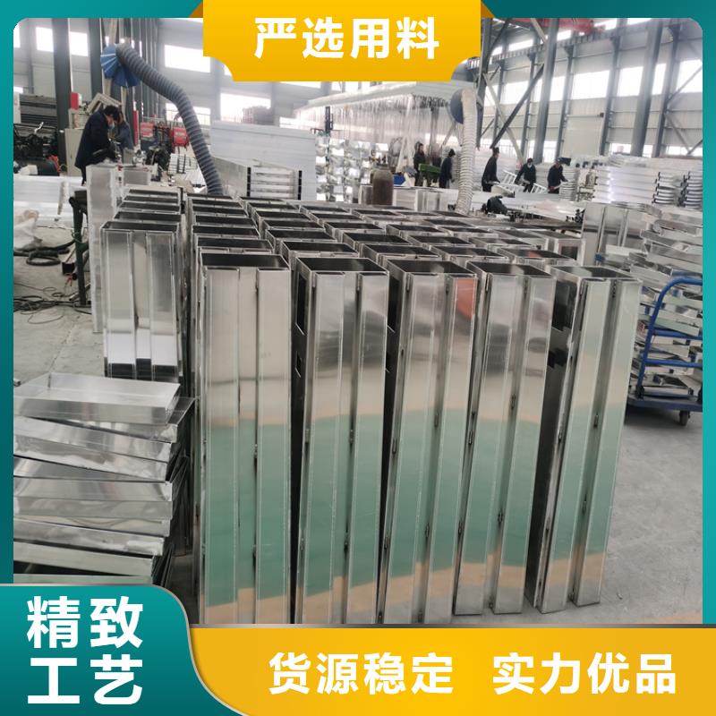 三层防腐喷塑防撞护栏表面光滑
